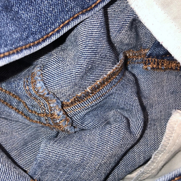 Old Navy size 2 boyfriend cuffed denim shorts - Picture 8 of 8